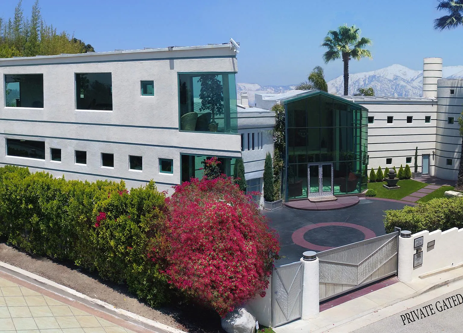 13318 Mulholland Drive — Photo 3