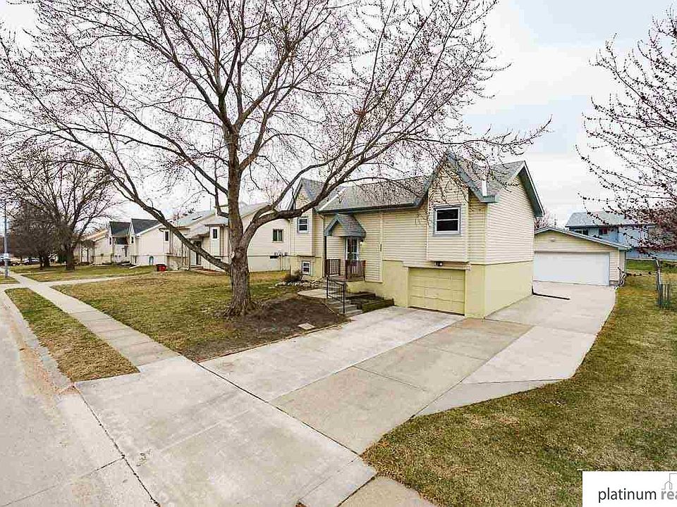 1st image of 8106 S 151st Ave