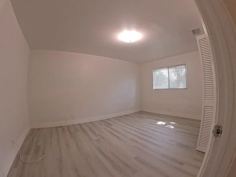 2300 Cleveland St — Photo 15