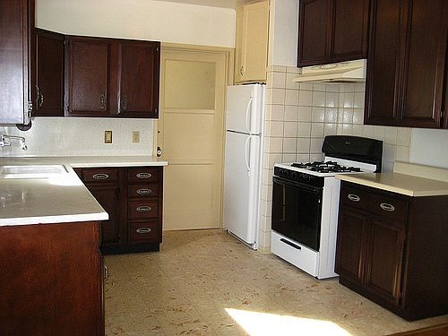 Kitchen with door to Utility Room with Wash/Dryer
