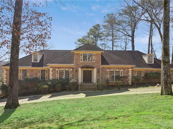 5110 Jett Forest Trl, Atlanta, GA 30327
