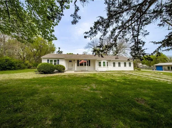 312 Main St, Stilwell, KS 66085