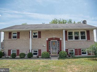 4 Welsh Dr, Douglassville, PA 19518