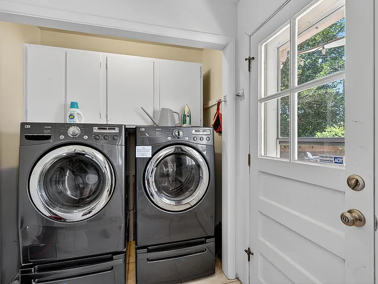 7107 Carriveau Ave NE — Photo 18
