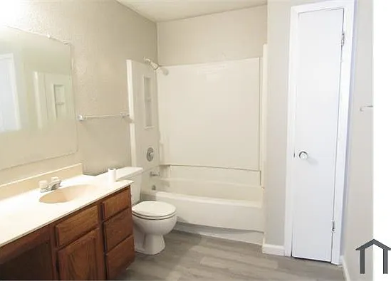 10243 Raven Field Dr — Photo 11