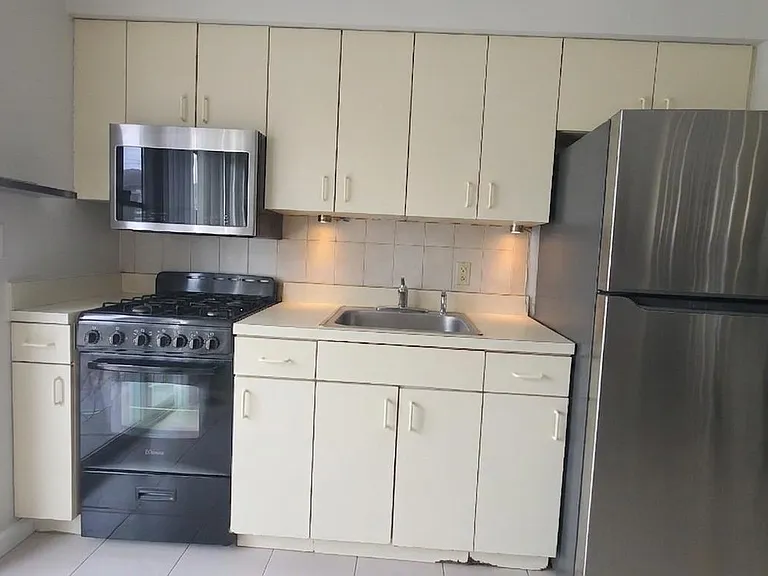 6409 Columbia Ave — Photo 8