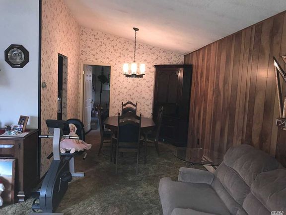 3rd image of 185 W 20th St