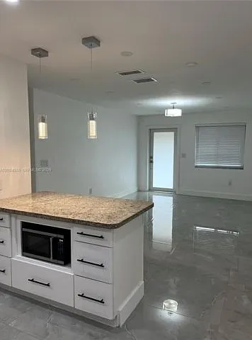 2783 SW 33rd Ave — Photo 6
