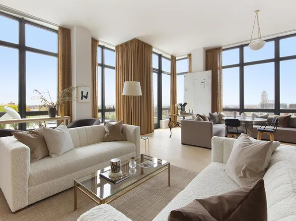 550 Vanderbilt Avenue image 1 of 13