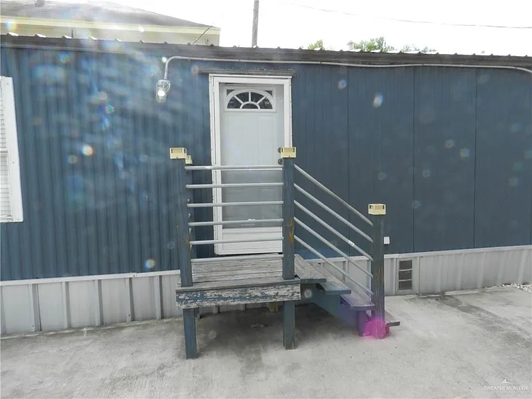 1718 E Juarez Ave NE — Photo 5