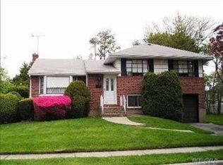 2535 Eileen Ct, Bellmore, NY 11710