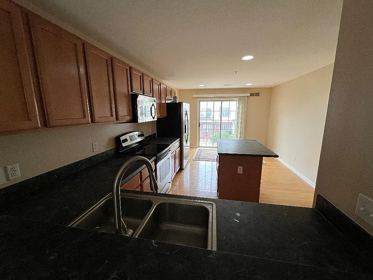 3202 Camden Dr — Photo 5