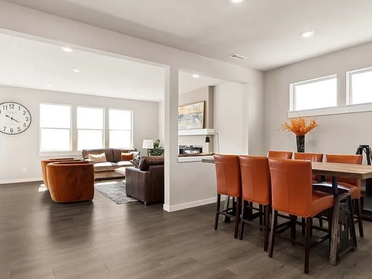 2415 N Leah Ln — Photo 4