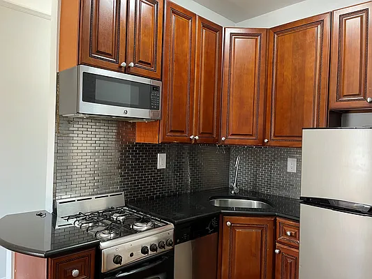 Rented by Douglas Elliman | media 4