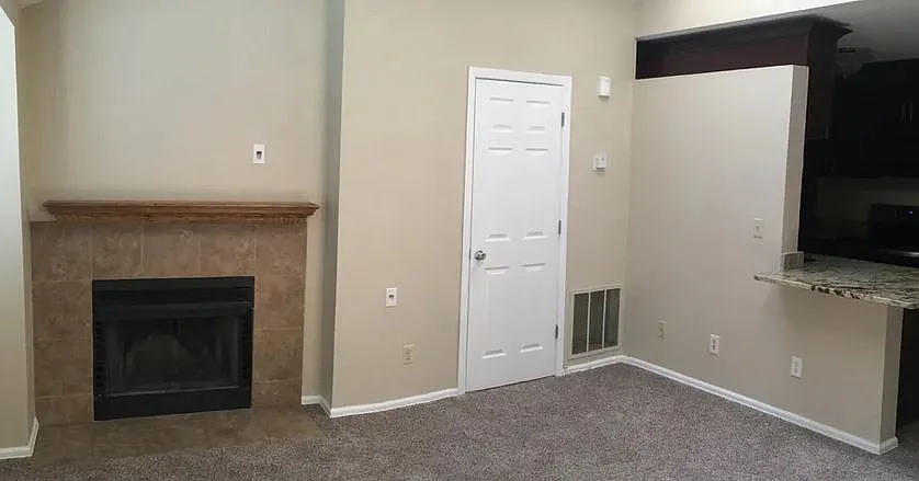 2 bed, 1000 sqft, $1,950 — Photo 2