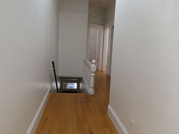 2nd image of 440 Green St #440
