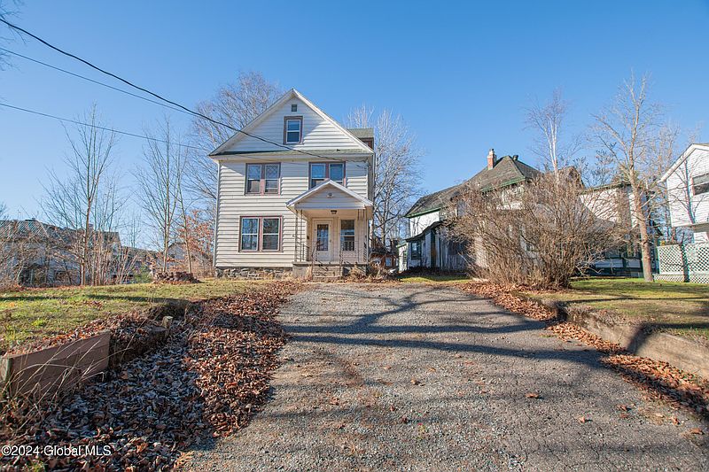 2nd image of 113 Shepard Avenue