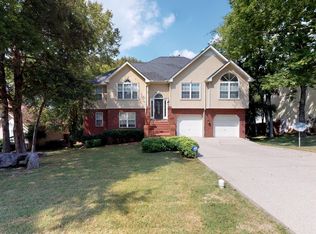 1215 Highland Hills Dr, La Vergne, TN 37086