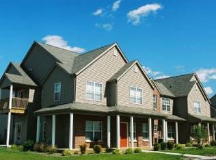 583 Clayton Cir, Sycamore, IL 60178