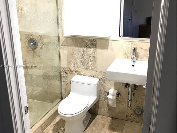 5th image of 731 6th St APT 105