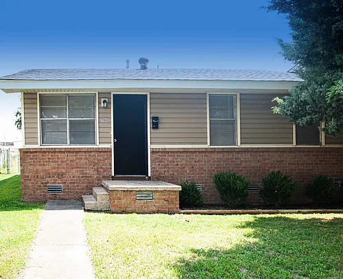 1108 E 11th St Photo 1 1108 E 11th St Photo 1