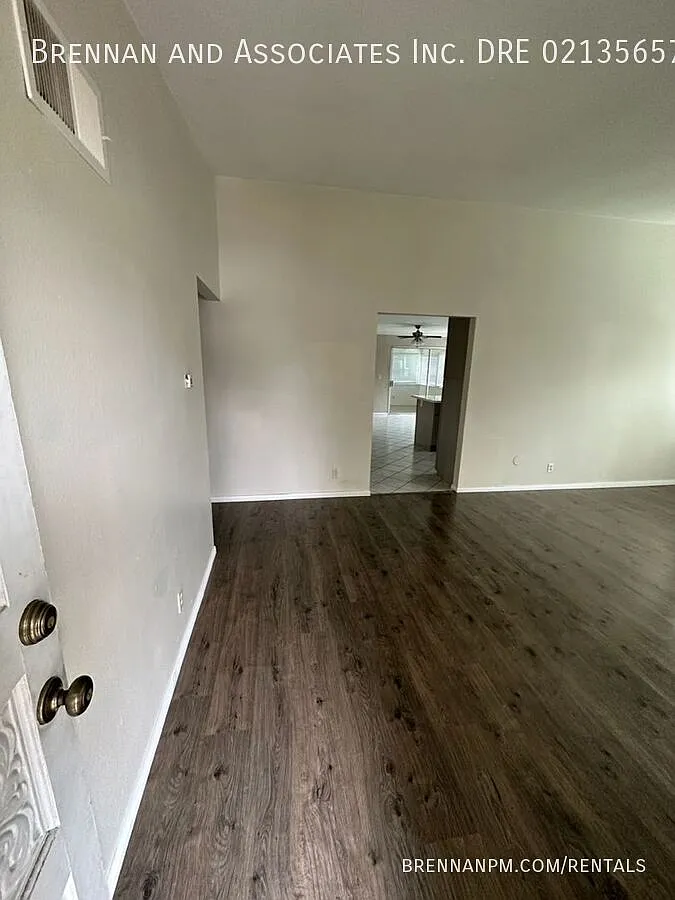 4 bd 2 ba, 2 Car Garage, Renovated, Mira Mesa — Photo 2