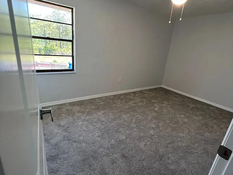 2041 Agora — Photo 22