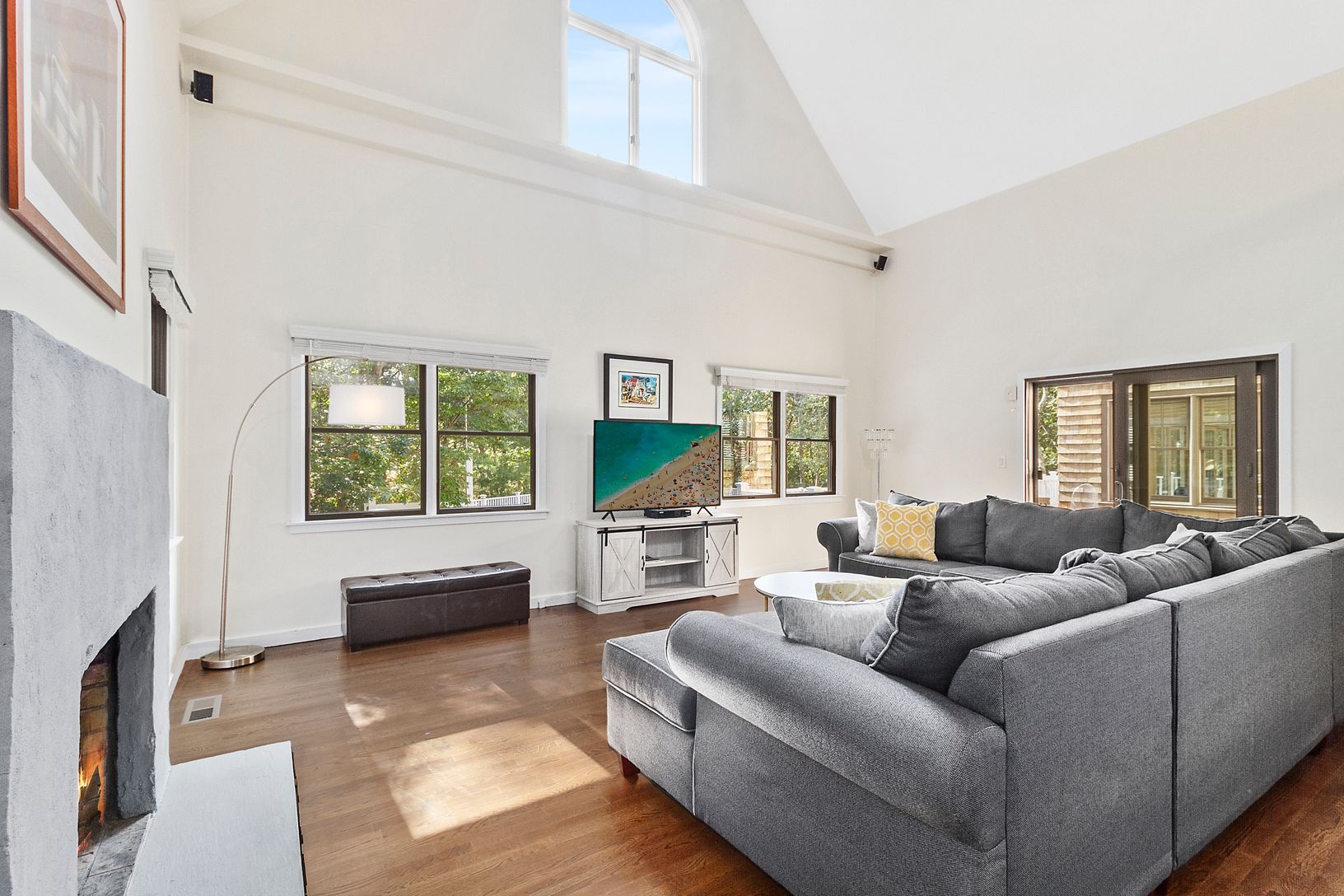  Bright and Light Two Story Ceiling