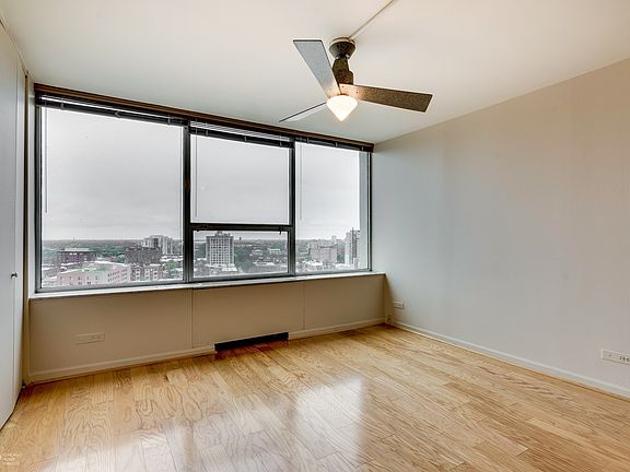 5th image of 5201 S Cornell Ave APT 15C