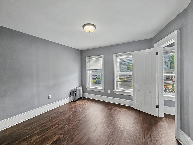 1019 N Irving Ave — Photo 6