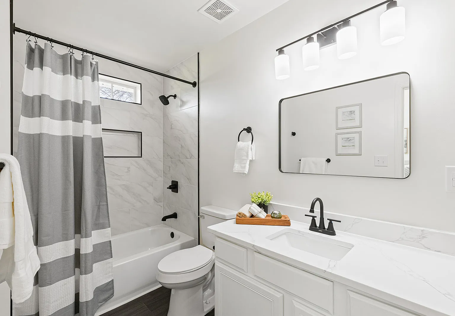 3 bed, 1122 sqft, $2,000 — Photo 4