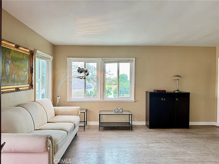 9729 W Live Oak Ave — Photo 5