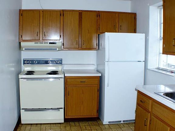 3rd image of 301 E Pike St