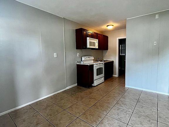 2nd image of 15424 Waverly St #3