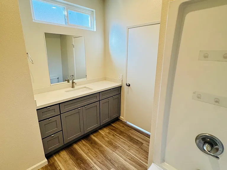 15656 Saticoy St #1 — Photo 15