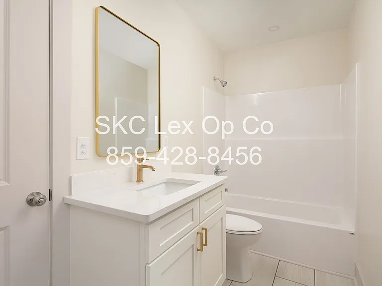 139 N Main St #A — Photo 11