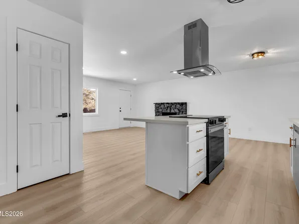 1570 Driftwood Ct, Sparks, NV 89431