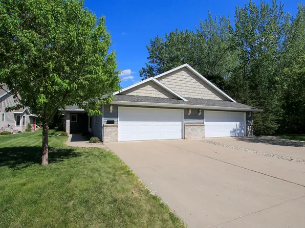 817 Hillcrest Rd NE, Hutchinson, MN 55350