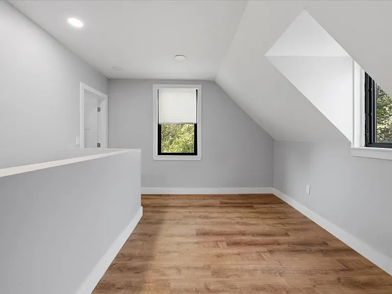 1605 English Ave — Photo 14
