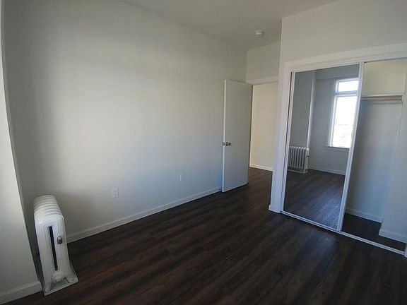 4th image of 305 Hyde St APT 504