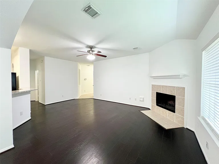 123 Willoughby Ct — Photo 14