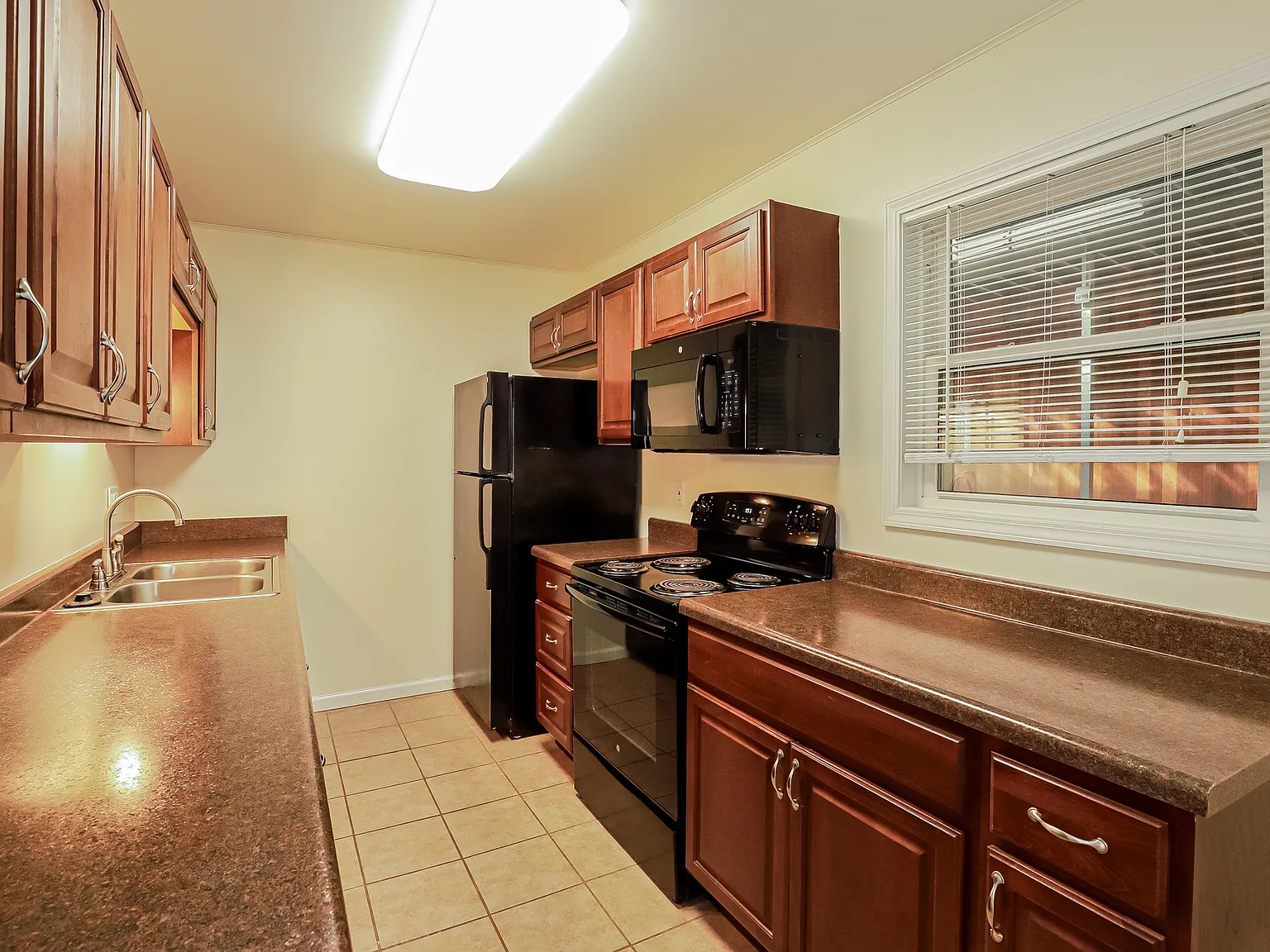 Mar-Mac Apartments - 312 Olive St. #202 — Photo 4