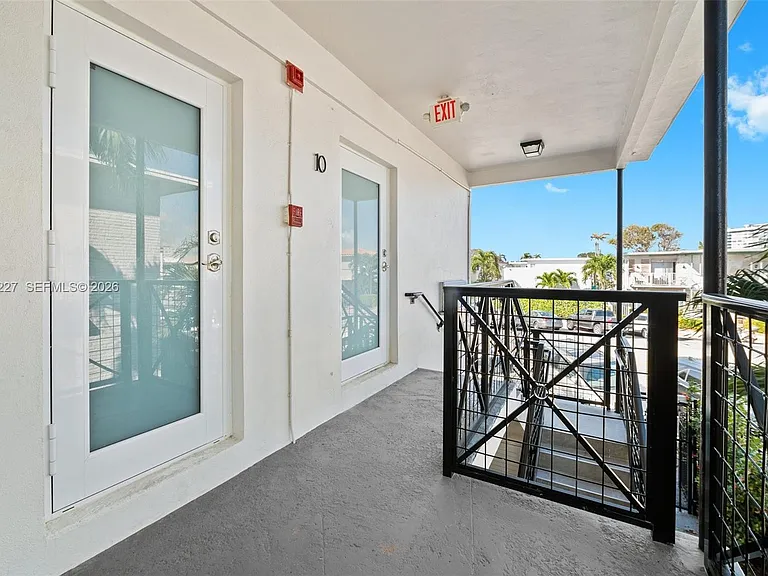 7315 Byron Ave #10 — Photo 10