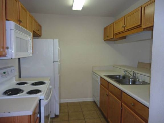 5th image of 2738 W Tharpe St APT 606