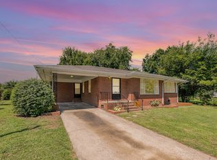 309 W Rockspring St, Henderson, NC 27536