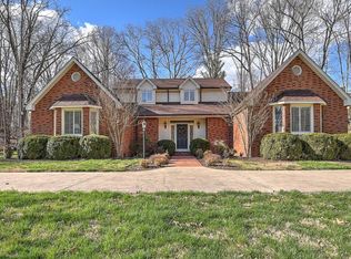 904 Chippendale Rd, Kingsport, TN 37660