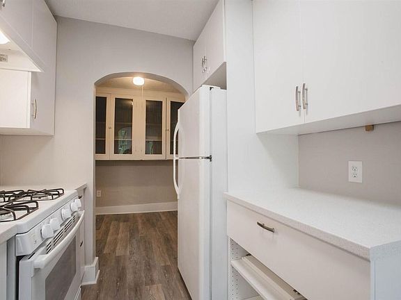 3rd image of 2006 Young Ave APT 3