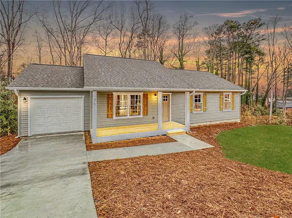 413 Sherwood Dr, Seneca, SC 29678
