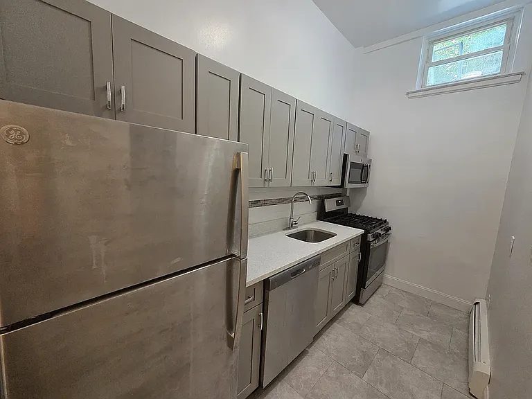 4601 Henry Hudson Pkwy #C5 — Photo 4