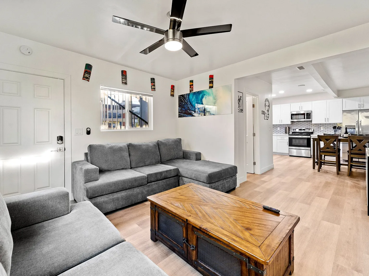 2 bed, 800 sqft, $3,950 — Photo 4